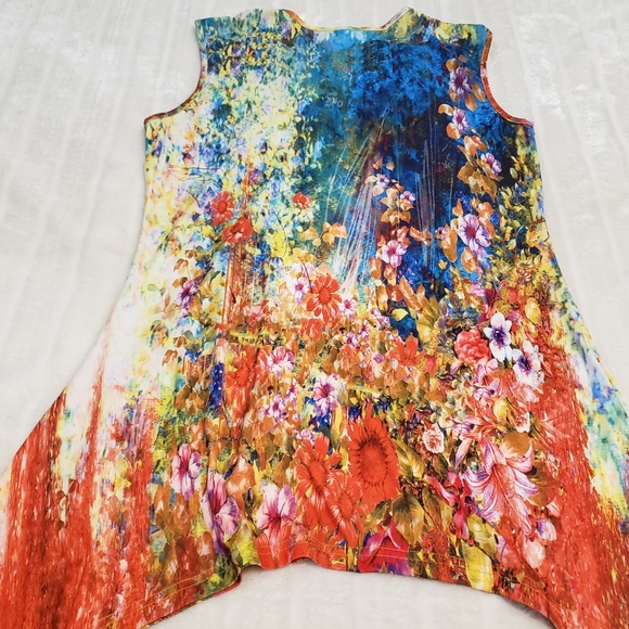 BOGO Free🦋 Lily by Firmiana Long Floral Asymmetrical Hemline Top - Picture 3 of 13